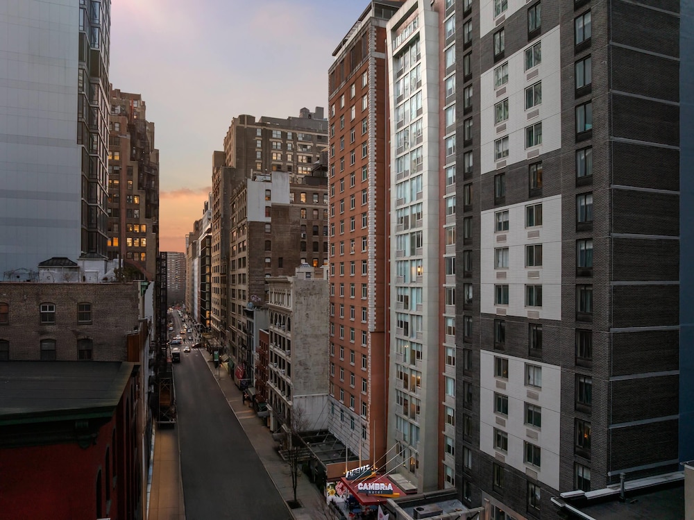 Cambria Hotel New York - Chelsea — Hotel building in New York City, New York State