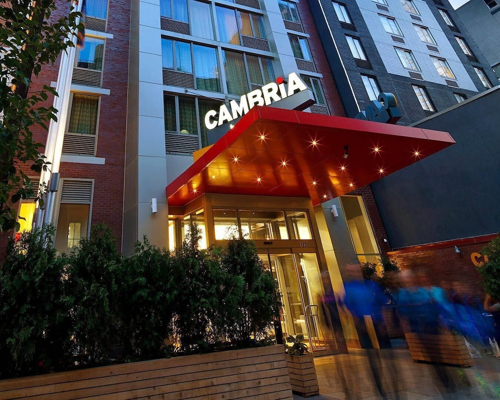 Cambria Hotel New York - Chelsea — Hotel building in New York City, New York State