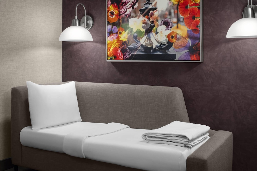 Cambria Hotel New York - Chelsea — Hotel rooms in New York City, New York State