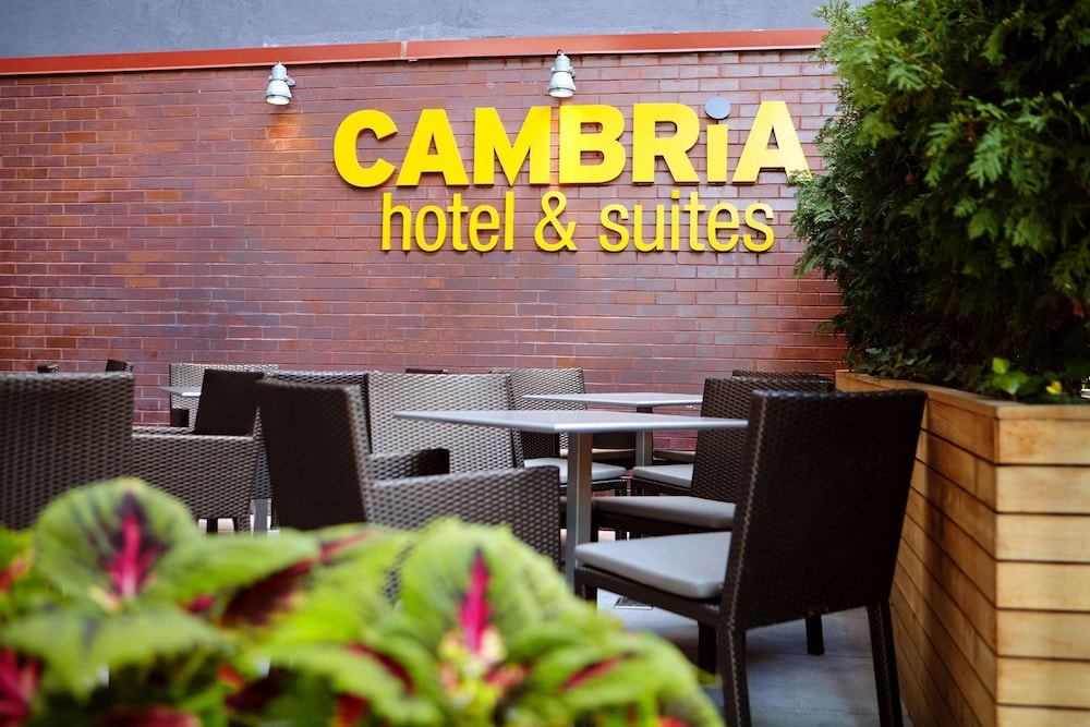Cambria Hotel New York - Chelsea — Restaurant & bars in New York City, New York State