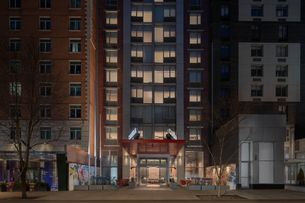 Cambria Hotel New York - Chelsea — Hotel building in New York City, New York State