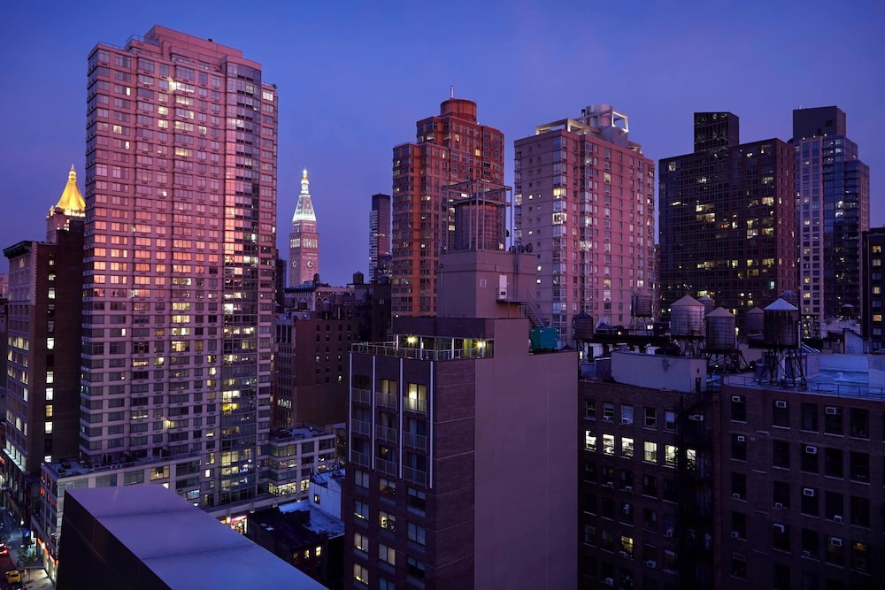 Cambria Hotel New York - Chelsea — Attractions in the area in New York City, New York State