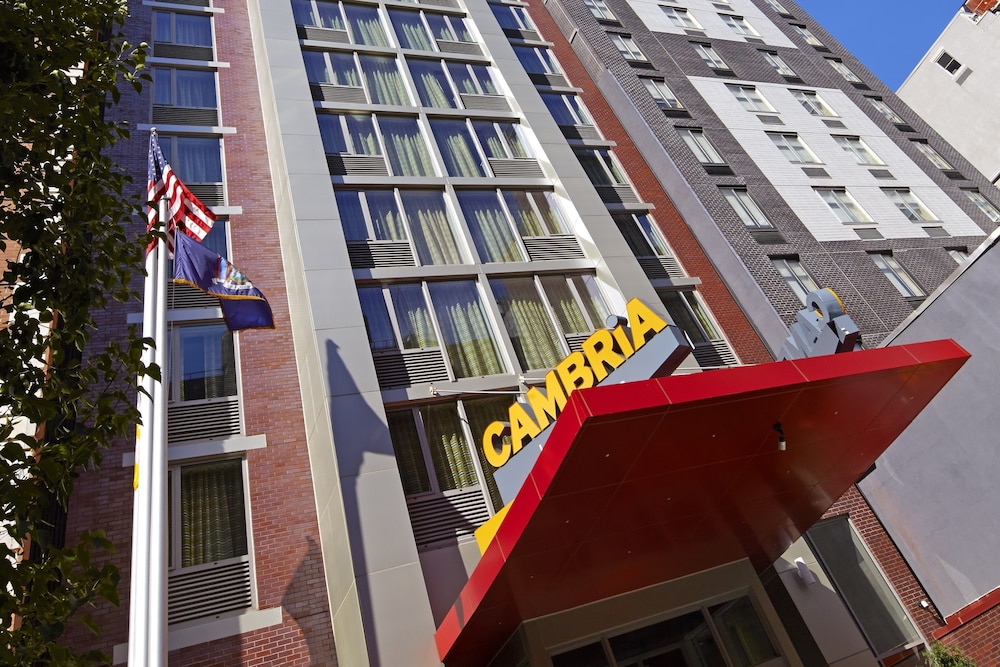 Cambria Hotel New York - Chelsea — Hotel building in New York City, New York State