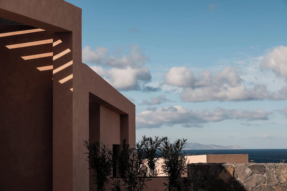Domes Novos Santorini, Autograph Collection — Hotel building in Oia, South Aegean