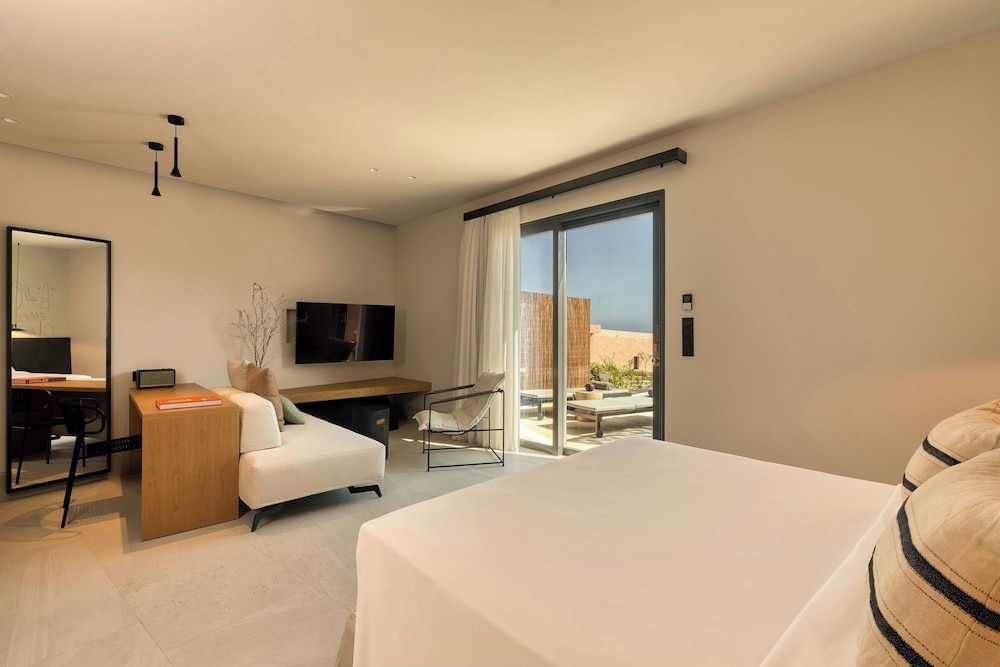 Domes Novos Santorini, Autograph Collection — Hotel rooms in Oia, South Aegean