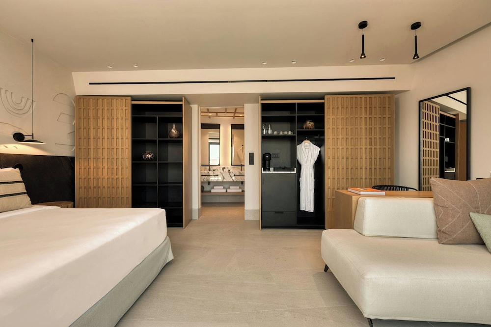 Domes Novos Santorini, Autograph Collection — Hotel rooms in Oia, South Aegean