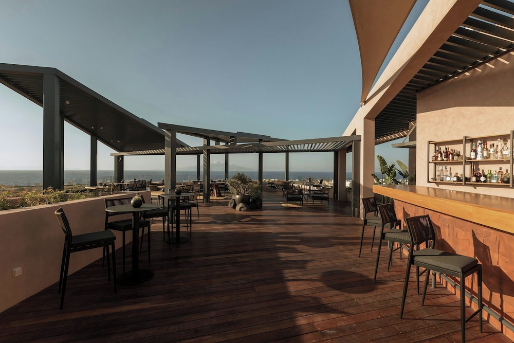 Domes Novos Santorini, Autograph Collection — Restaurant & bars in Oia, South Aegean