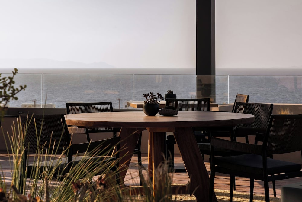 Domes Novos Santorini, Autograph Collection — Restaurant & bars in Oia, South Aegean