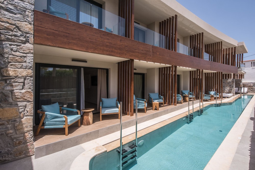 Noble Hotel Suites - Adults Only — Swimming pool in Gouves