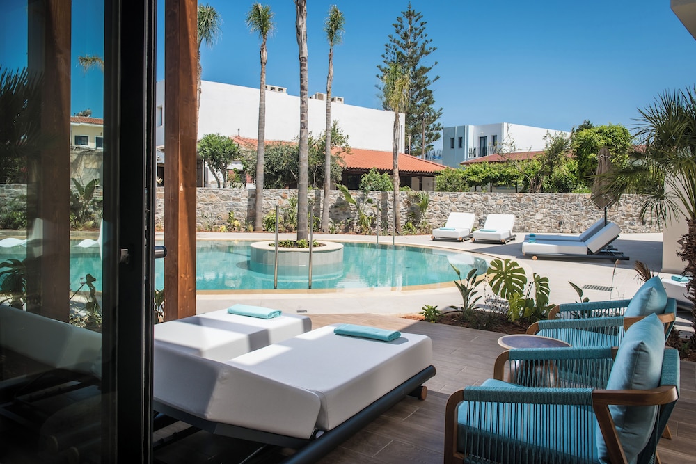 Noble Hotel Suites - Adults Only — Swimming pool in Gouves