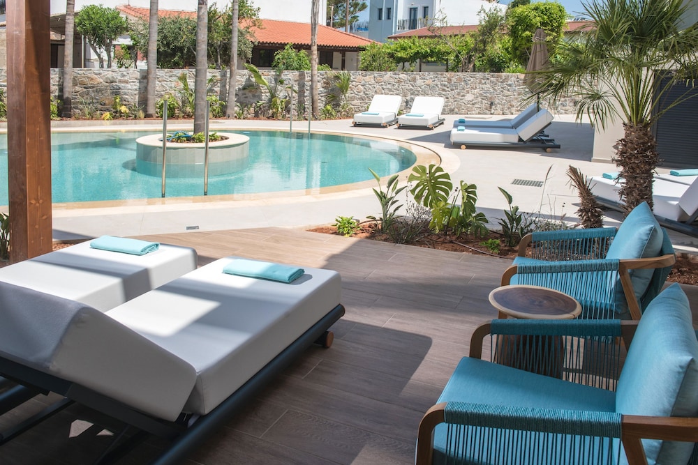 Noble Hotel Suites - Adults Only — Swimming pool in Gouves