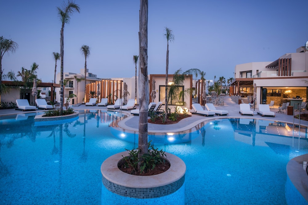 Noble Hotel Suites - Adults Only — Swimming pool in Gouves