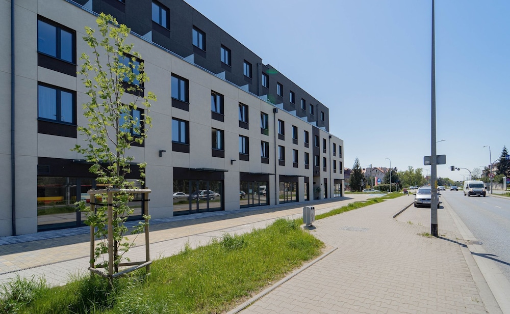 Milo Aparthotel — Hotel building in Wroclaw, Lower Silesia