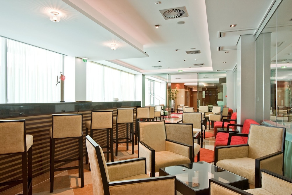Monte Gordo Hotel Apartamentos & Spa — Restaurant & bars in Monte Gordo, Faro