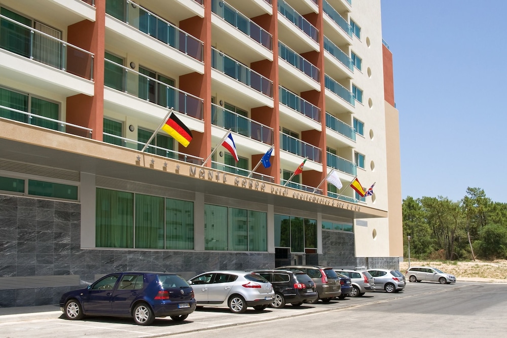 Monte Gordo Hotel Apartamentos & Spa — Hotel building in Monte Gordo, Faro