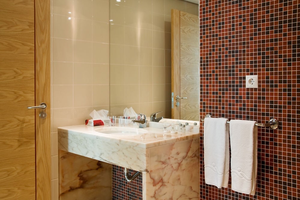 Monte Gordo Hotel Apartamentos & Spa — Hotel rooms in Monte Gordo, Faro