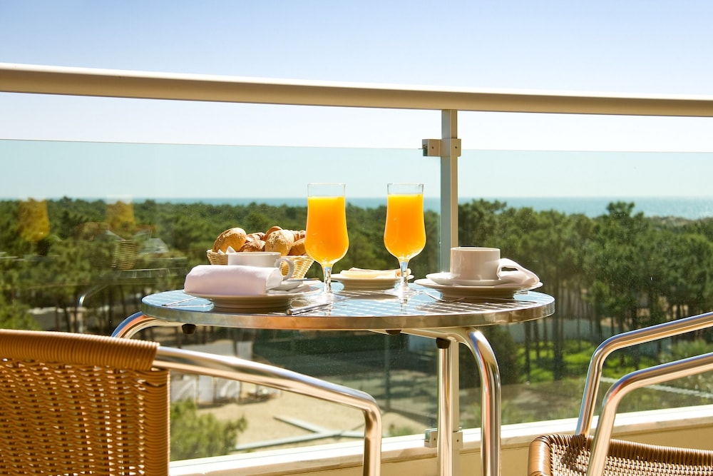 Monte Gordo Hotel Apartamentos & Spa — Hotel rooms in Monte Gordo, Faro