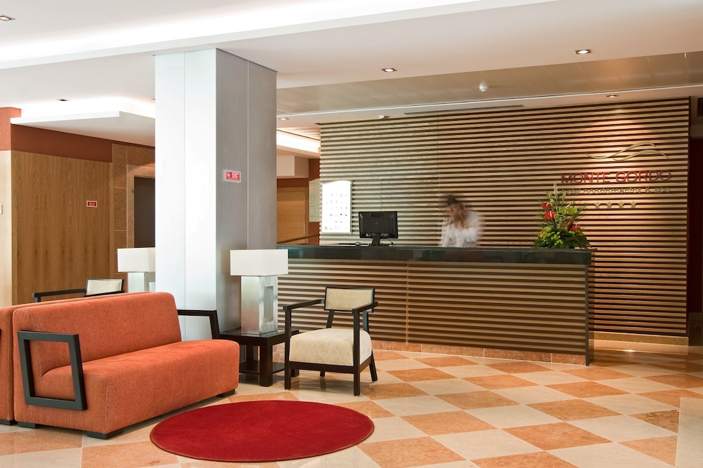 Monte Gordo Hotel Apartamentos & Spa — Hotel building in Monte Gordo, Faro