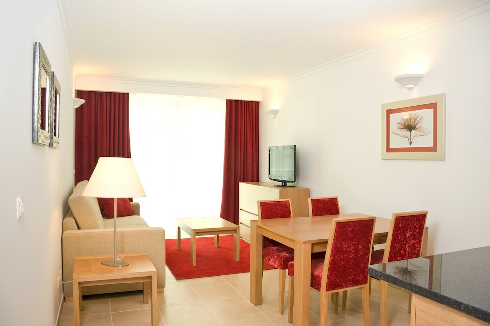 Monte Gordo Hotel Apartamentos & Spa — Hotel rooms in Monte Gordo, Faro