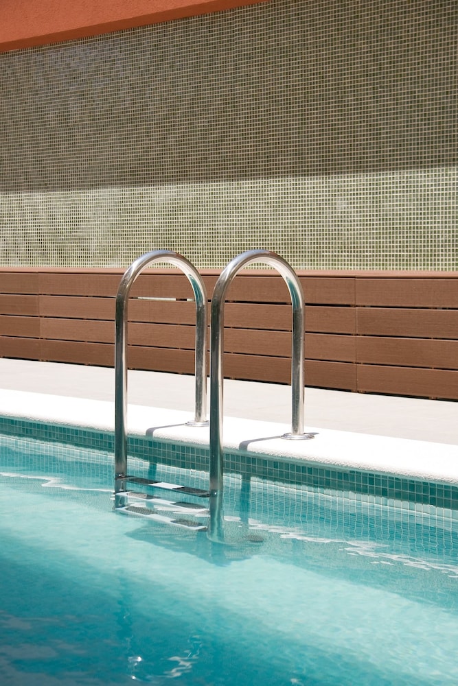 Monte Gordo Hotel Apartamentos & Spa — Swimming pool in Monte Gordo, Faro