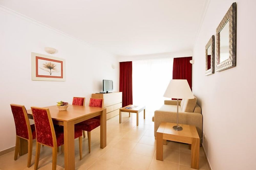 Monte Gordo Hotel Apartamentos & Spa — Hotel rooms in Monte Gordo, Faro