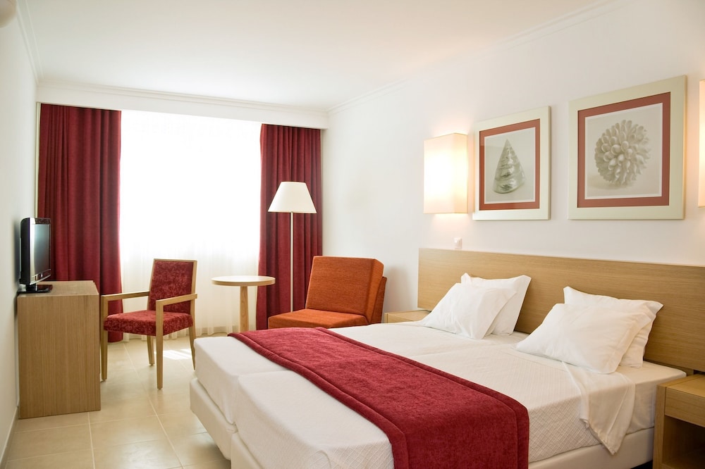 Monte Gordo Hotel Apartamentos & Spa — Hotel rooms in Monte Gordo, Faro