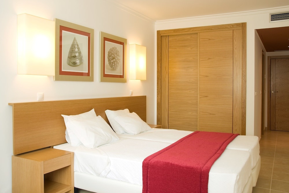 Monte Gordo Hotel Apartamentos & Spa — Hotel rooms in Monte Gordo, Faro