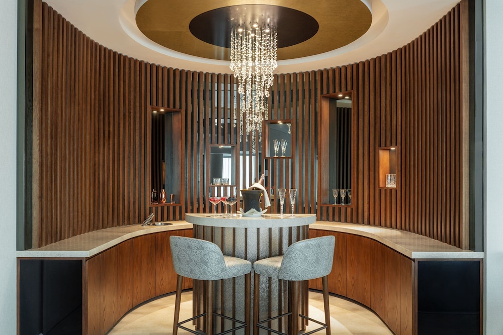 Marriott Marquis Dubai Creek — Restaurant & bars in Dubai