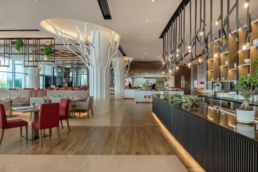 Marriott Marquis Dubai Creek — Restaurant & bars in Dubai