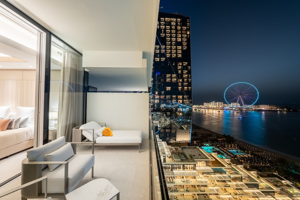 FIVE LUXE — Hotel rooms in Dubai