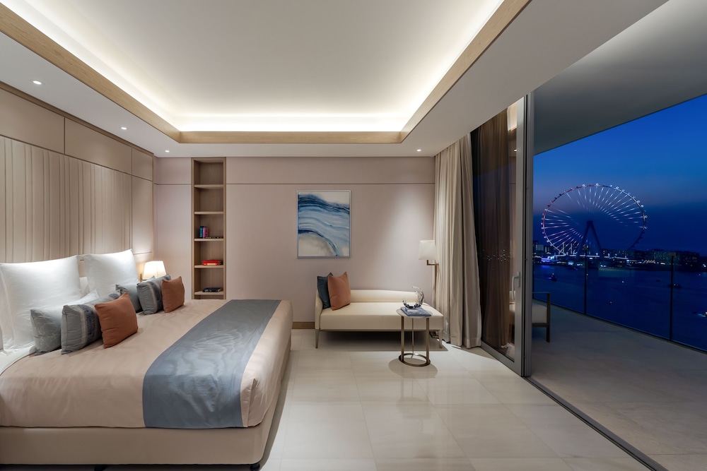 FIVE LUXE — Hotel rooms in Dubai