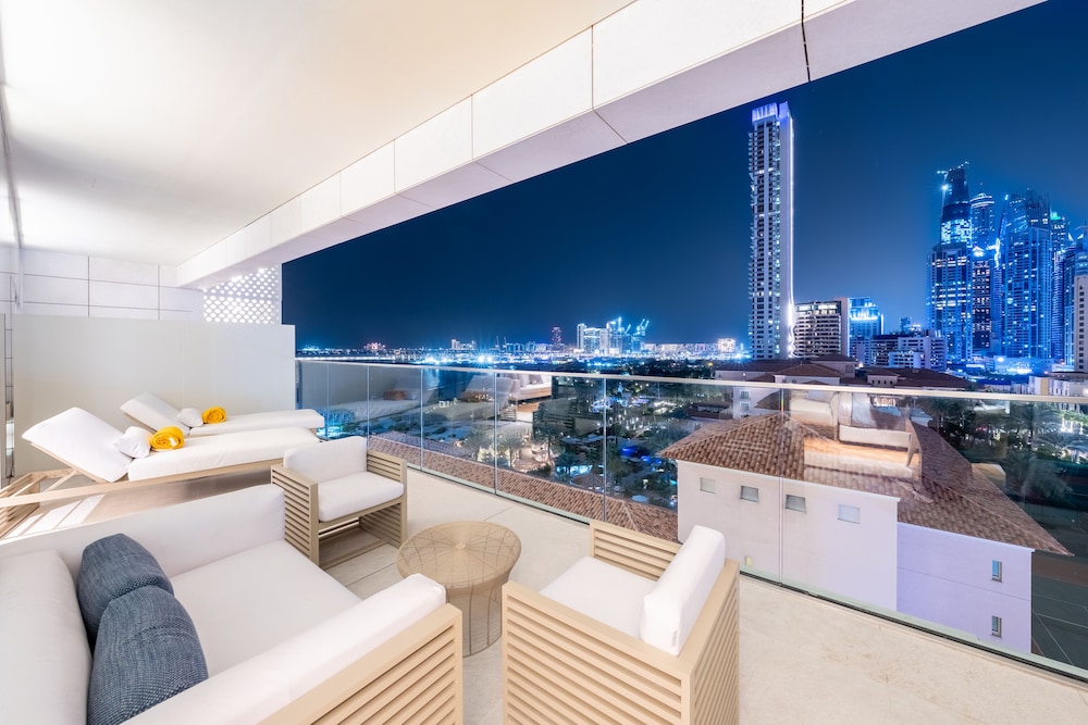 FIVE LUXE — Hotel rooms in Dubai