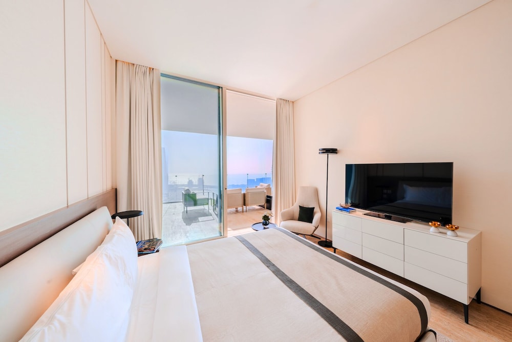 FIVE LUXE — Hotel rooms in Dubai