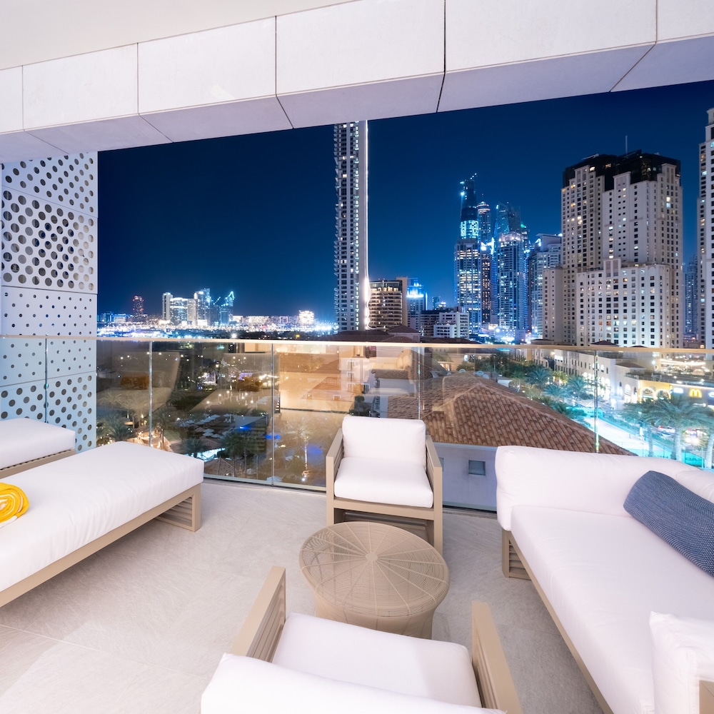 FIVE LUXE — Hotel rooms in Dubai