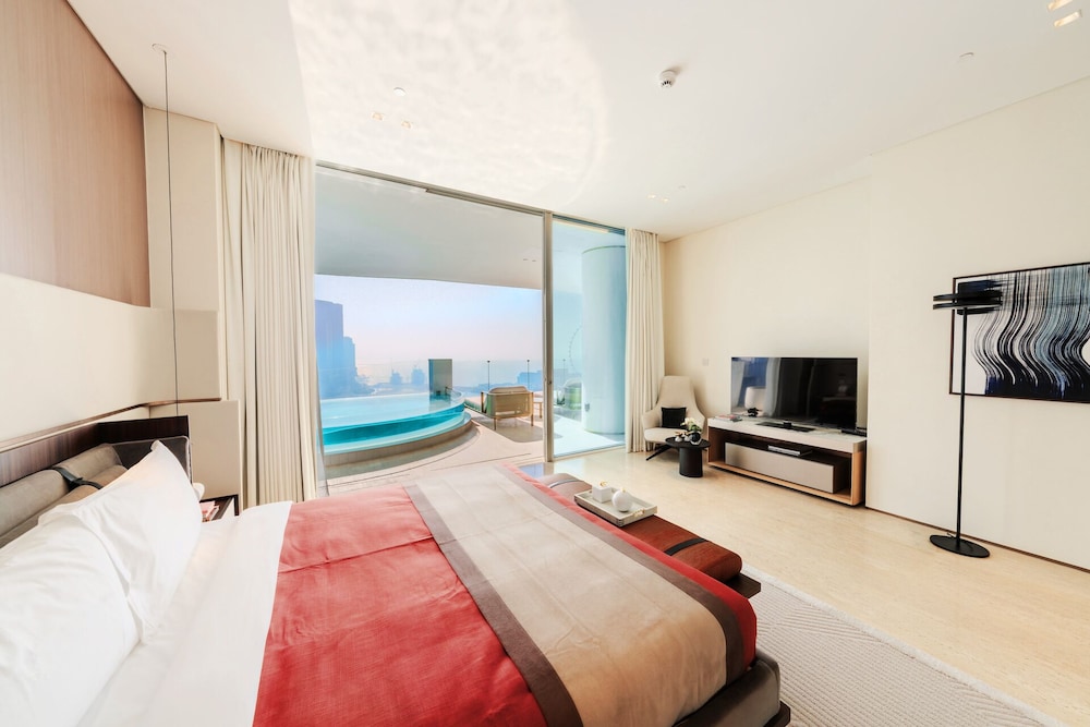 FIVE LUXE — Hotel rooms in Dubai