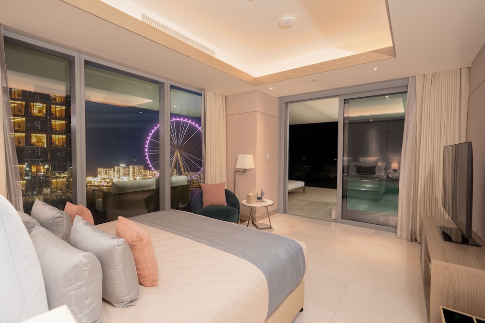 FIVE LUXE — Hotel rooms in Dubai