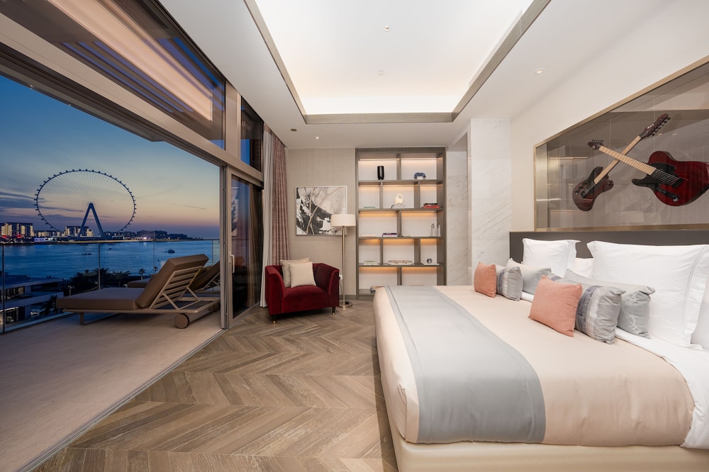 FIVE LUXE — Hotel rooms in Dubai