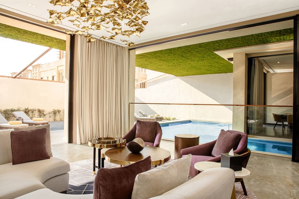 The Biltmore Hotel Villas, Dubai — Swimming pool in Dubai