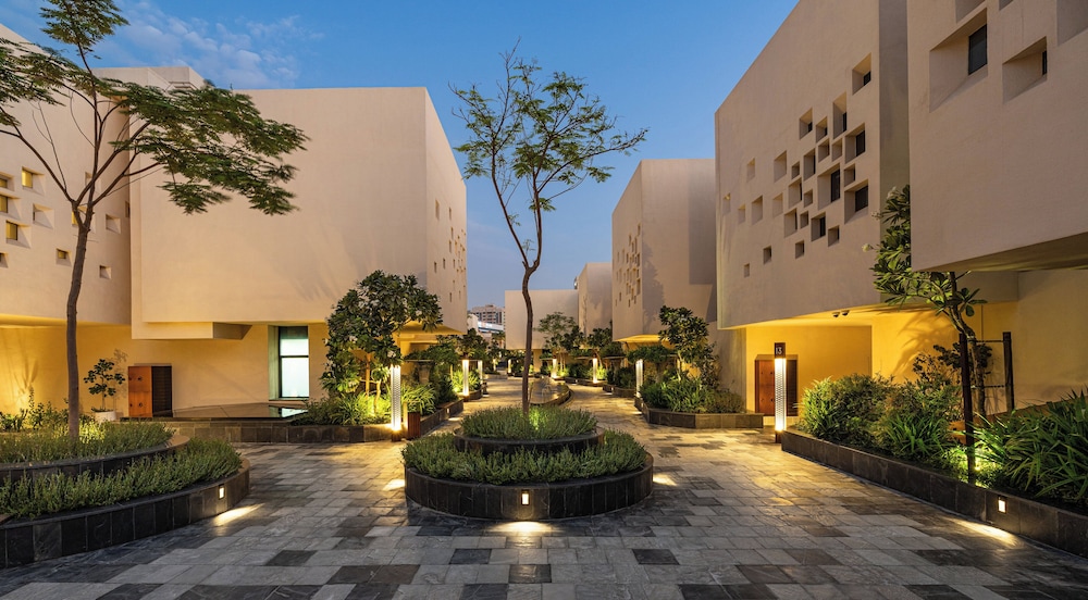 The Biltmore Hotel Villas, Dubai — Hotel building in Dubai