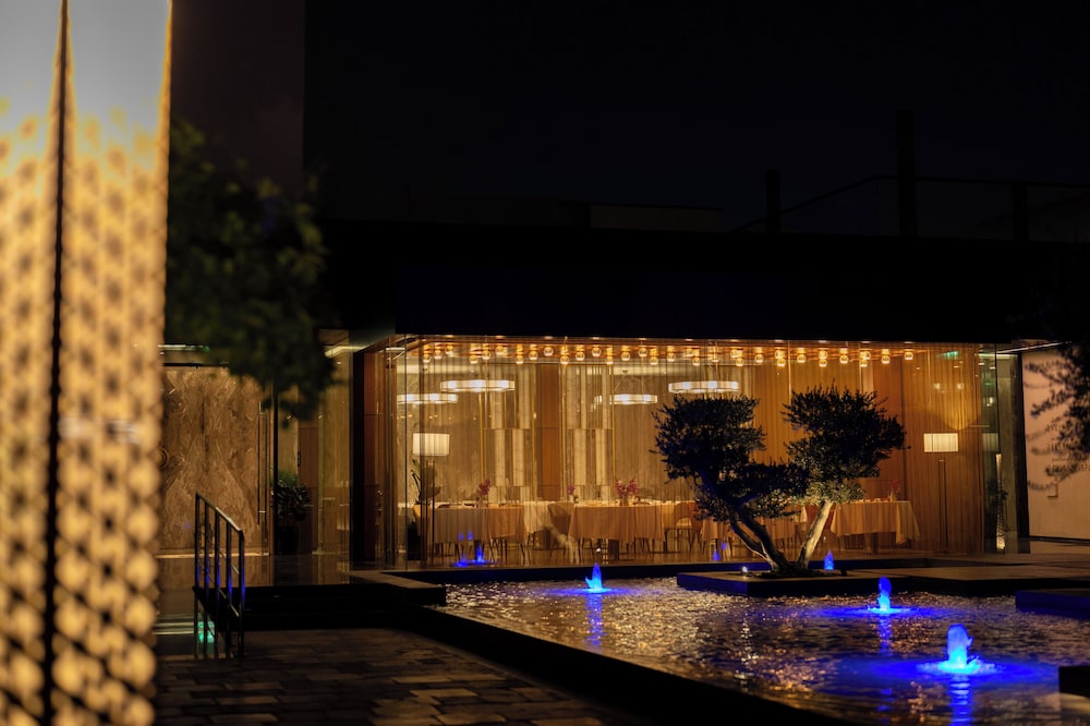 The Biltmore Hotel Villas, Dubai — Restaurant & bars in Dubai