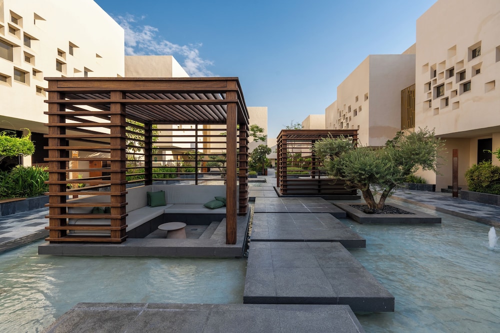 The Biltmore Hotel Villas, Dubai — Hotel building in Dubai