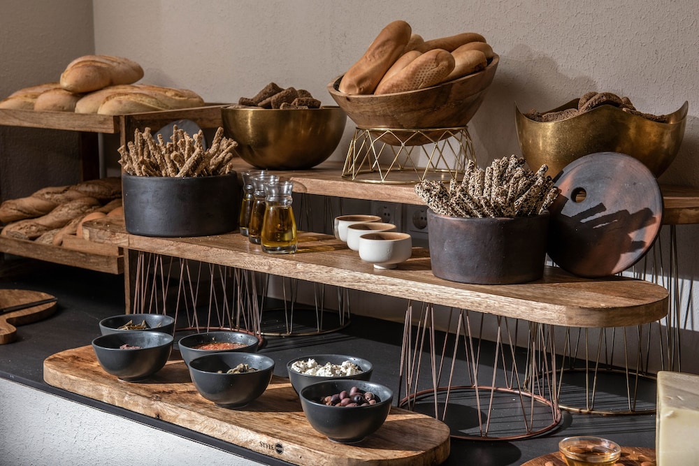 Indigo Inn Casa - Adults Only — Restaurant & bars in Hersonissos