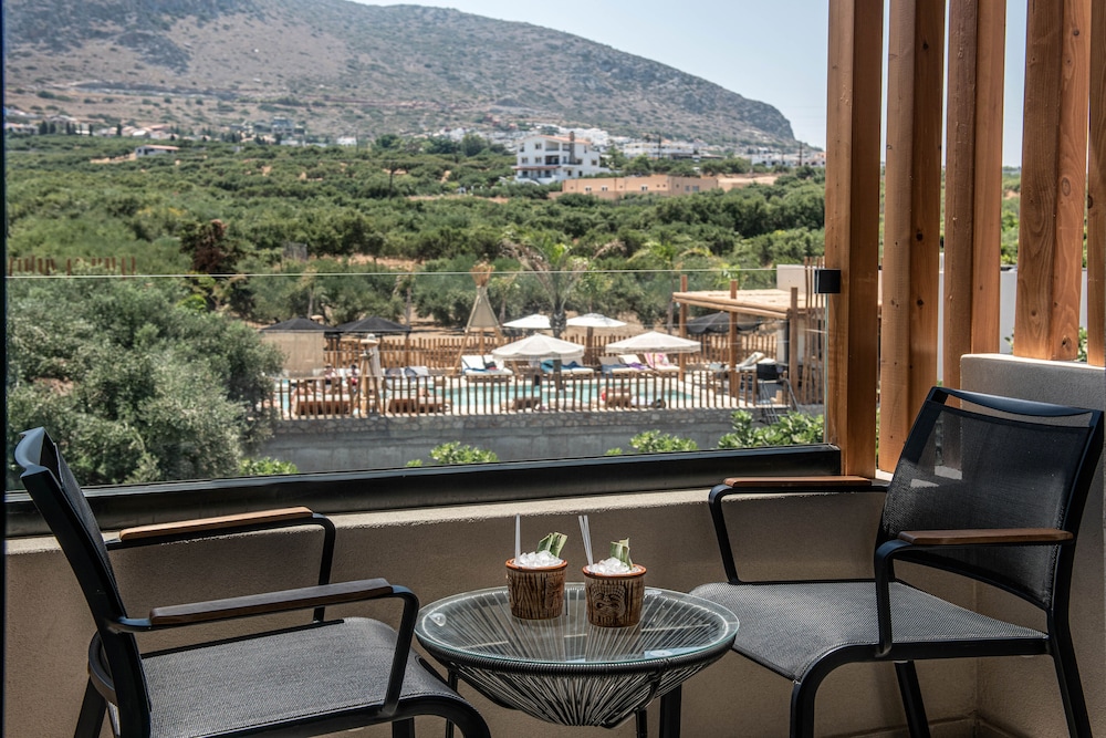 Indigo Inn Casa - Adults Only — Swimming pool in Hersonissos