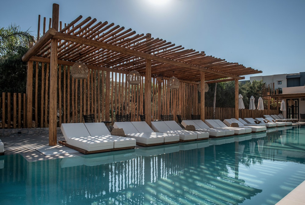 Indigo Inn Casa - Adults Only — Swimming pool in Hersonissos