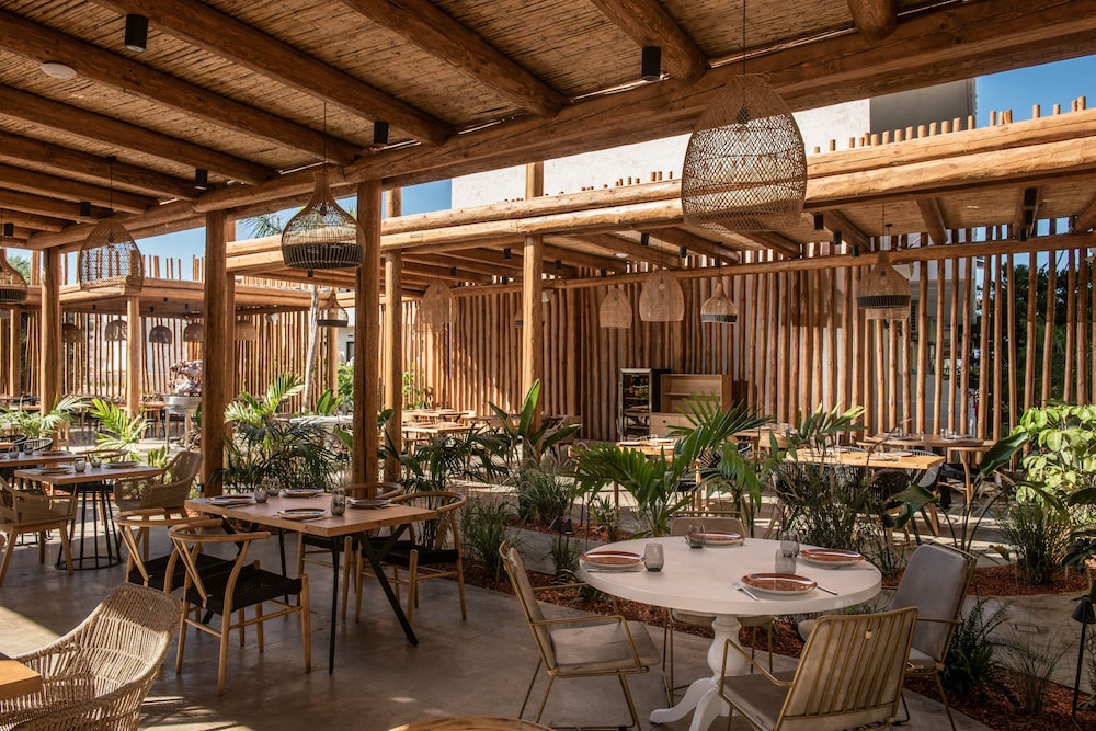 Indigo Inn Casa - Adults Only — Restaurant & bars in Hersonissos