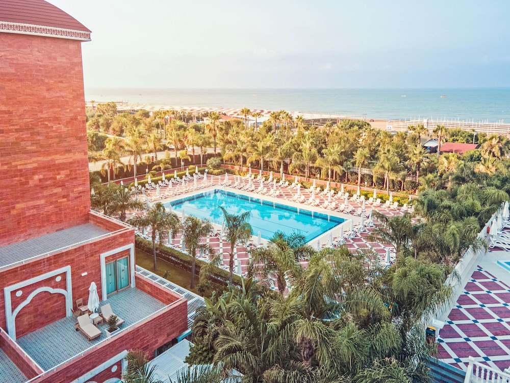 Royal Taj Mahal - All Inclusive — Outdoor in Side