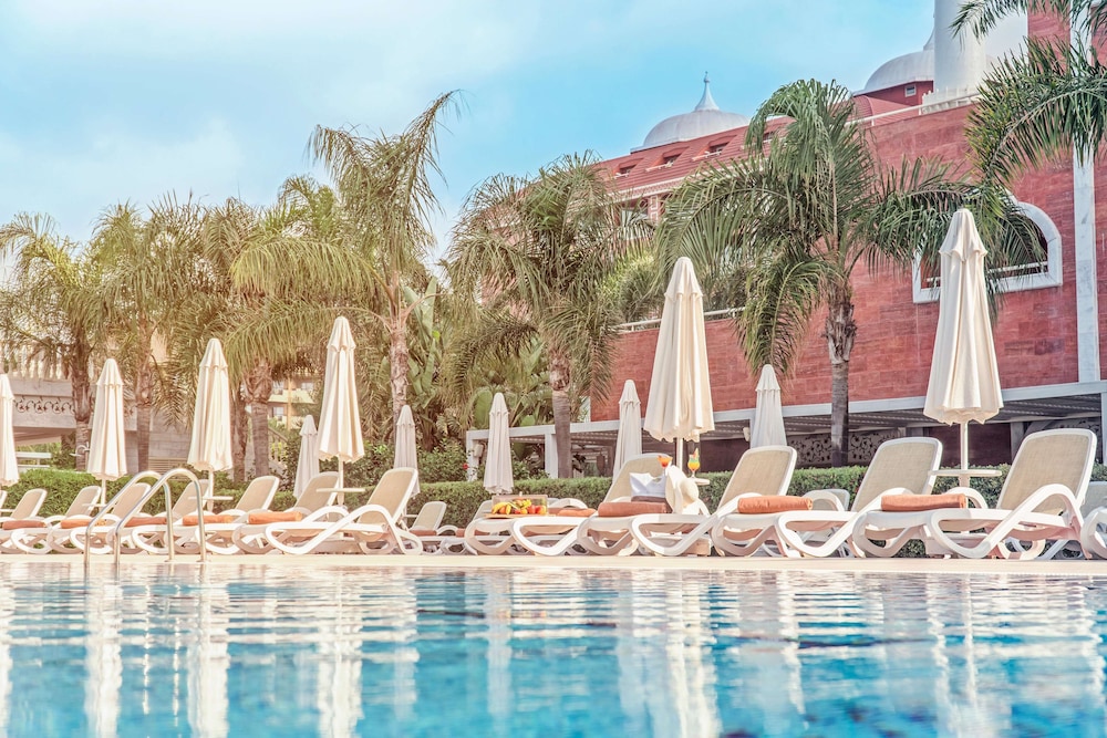 Royal Taj Mahal - All Inclusive — Pool in Side