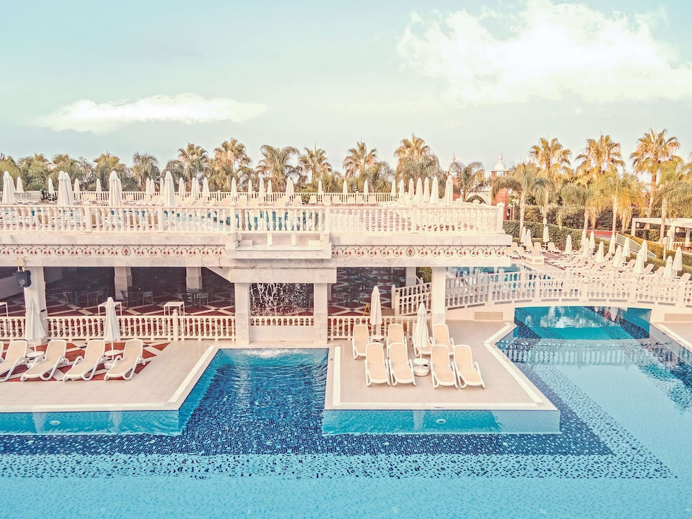 Royal Taj Mahal - All Inclusive — Pool in Side