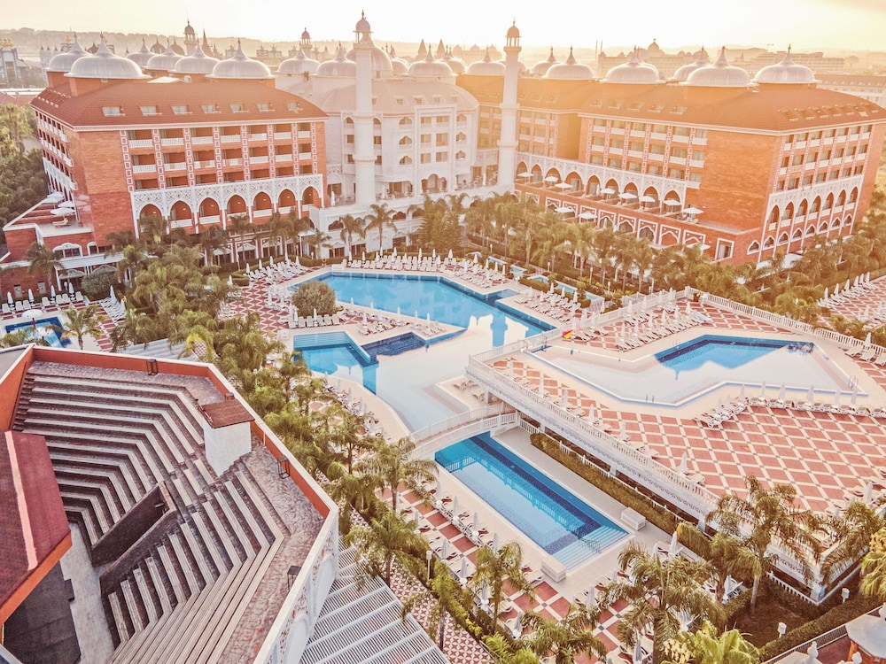 Royal Taj Mahal - All Inclusive — Pool in Side