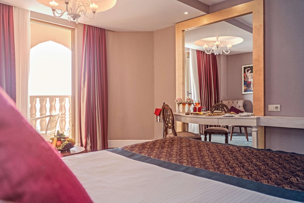 Royal Taj Mahal - All Inclusive — Rooms in Side